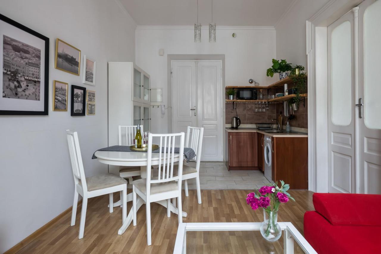 Discover Krakow Apartments - 3 Rakowicka St - Classic Apartments Near Main Station - Netflix Exterior photo