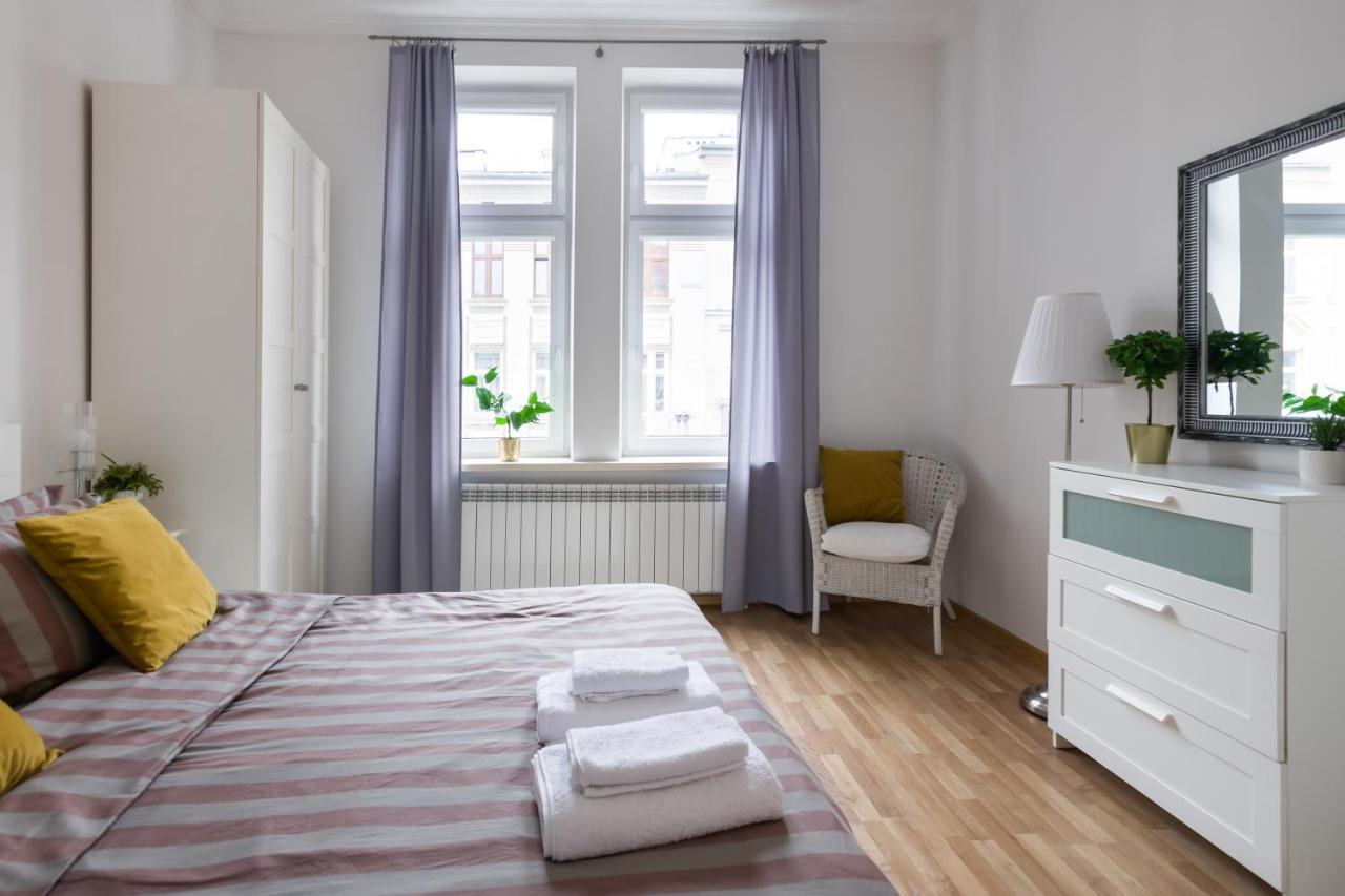 Discover Krakow Apartments - 3 Rakowicka St - Classic Apartments Near Main Station - Netflix Exterior photo
